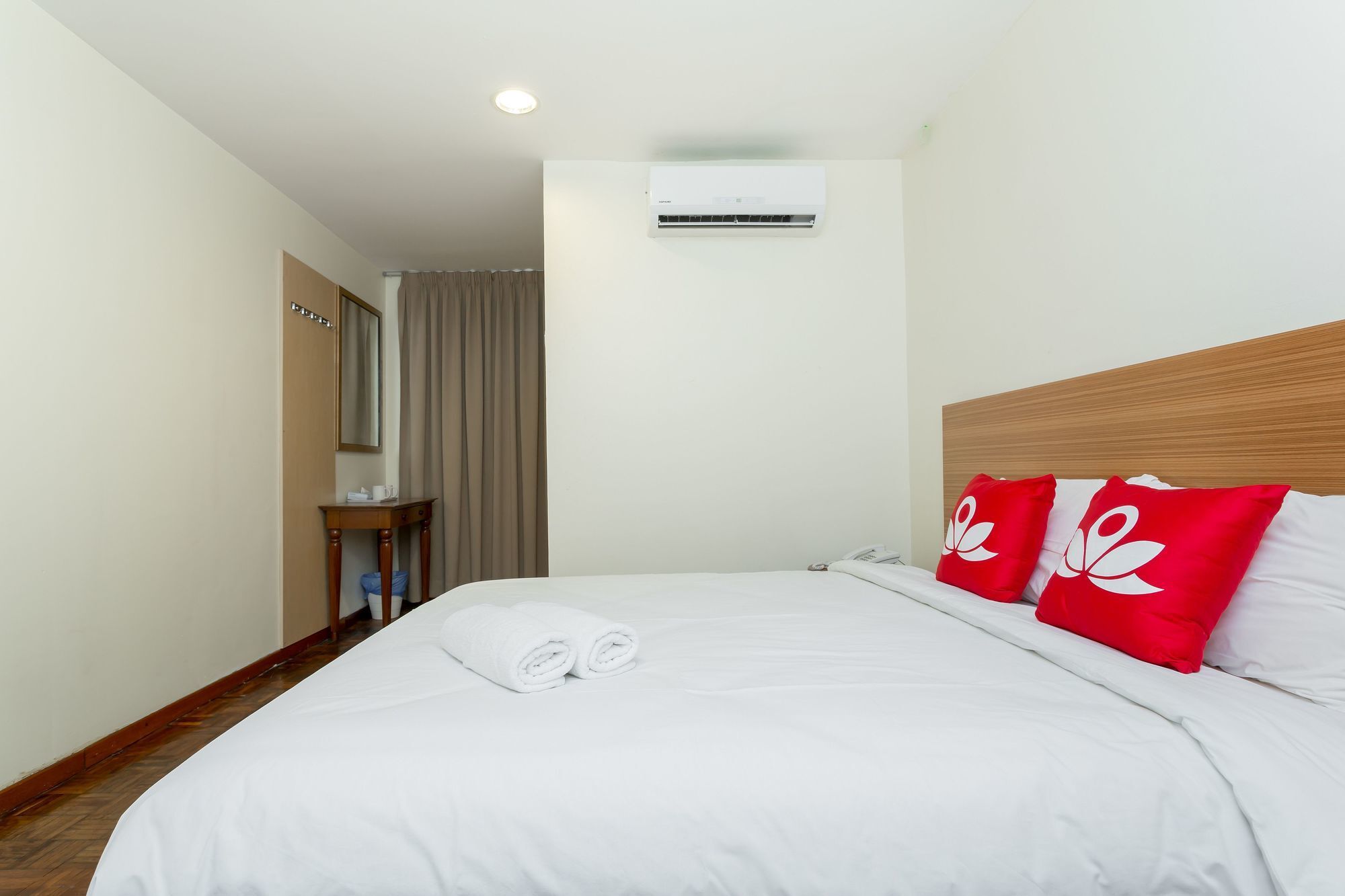 Zen Rooms Basic Sentul Куала-Лумпур Экстерьер фото