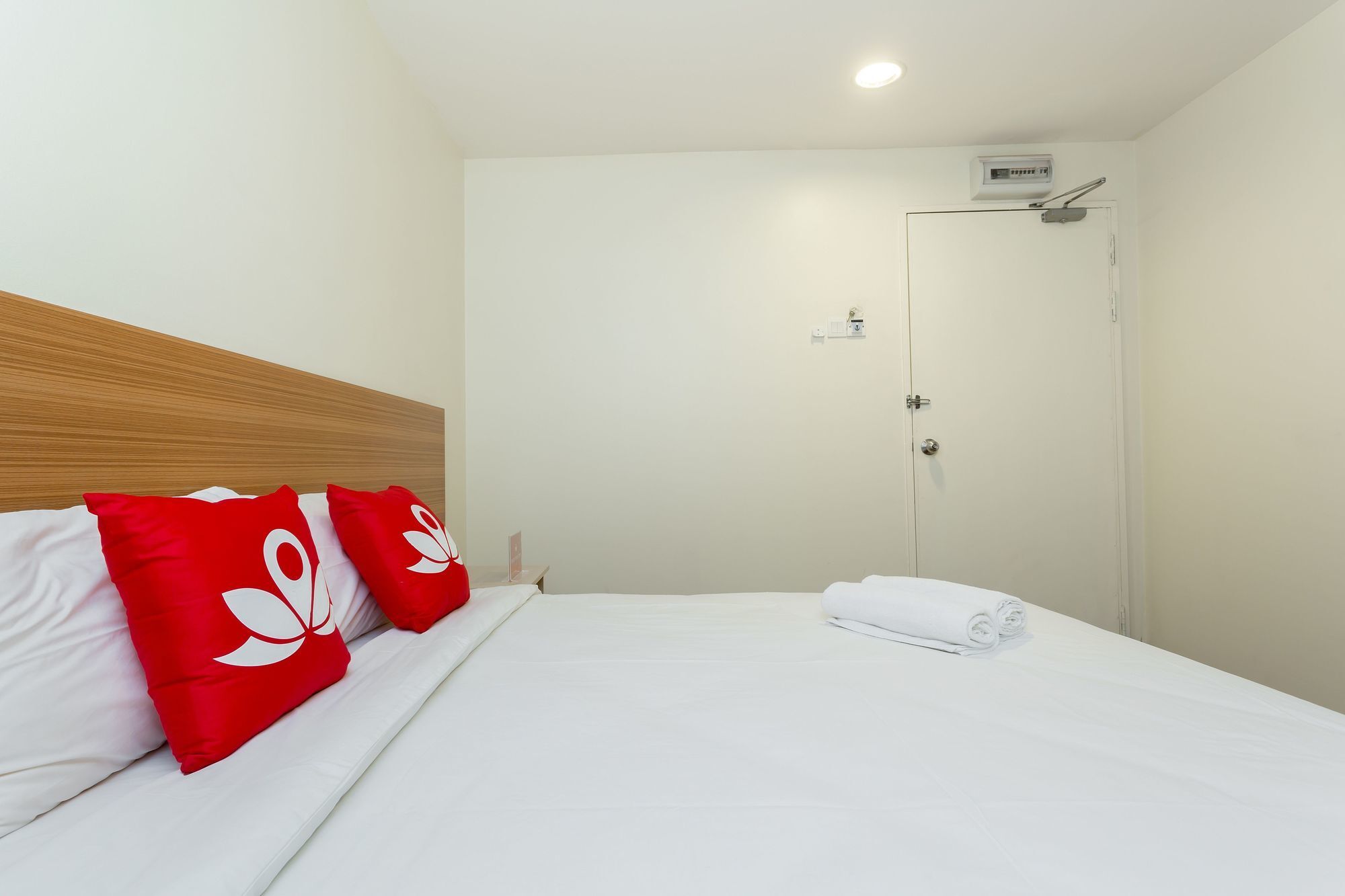 Zen Rooms Basic Sentul Куала-Лумпур Экстерьер фото
