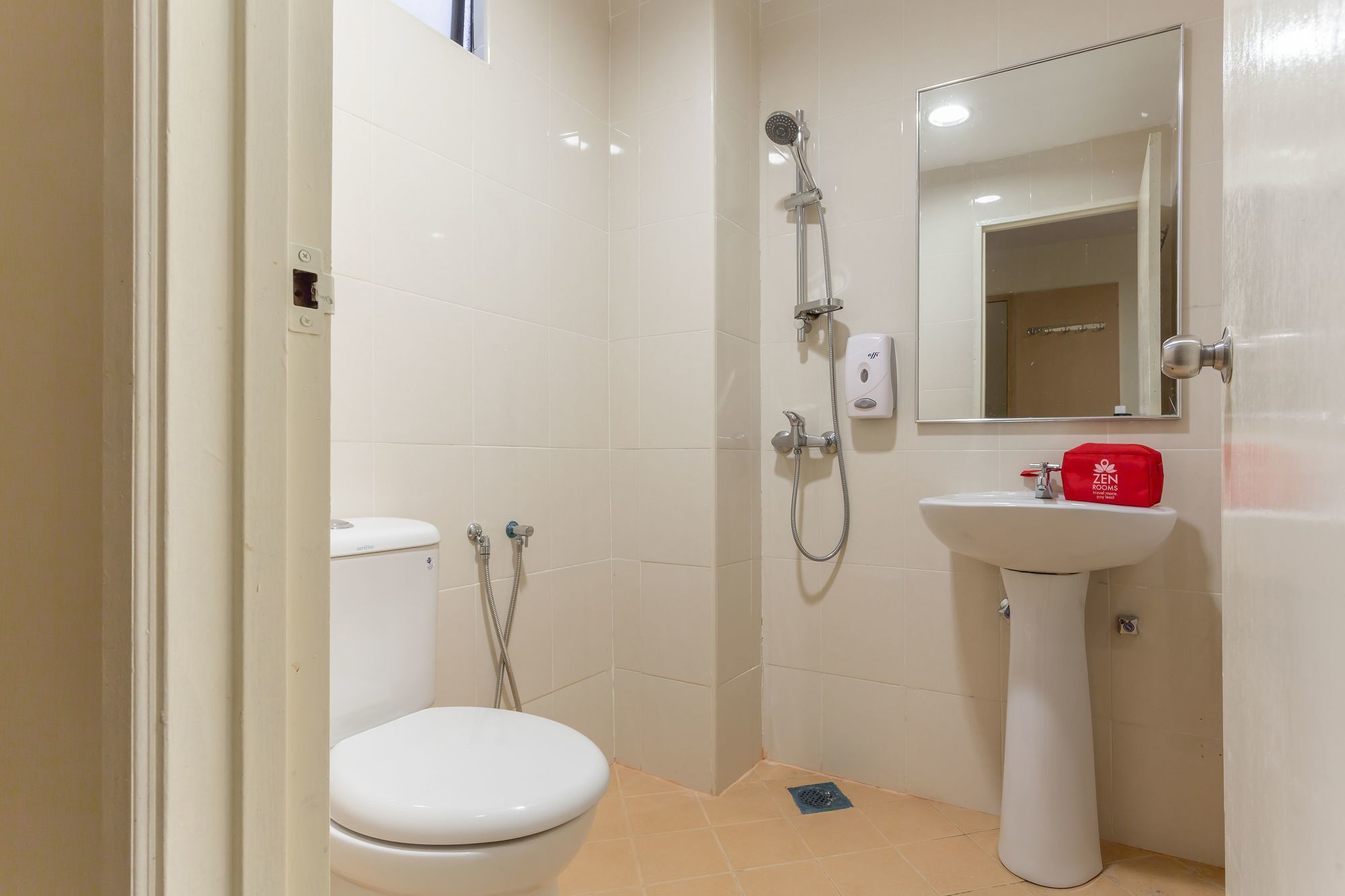Zen Rooms Basic Sentul Куала-Лумпур Экстерьер фото
